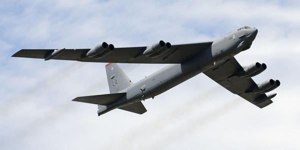 الولايات المتحدة | إطلاق برنامج تحديث شامل للقاذفات الاستراتيجية  B-52وإستبدال رادارها البالغ من العمر 60 عامًا برادار AESA جديد.