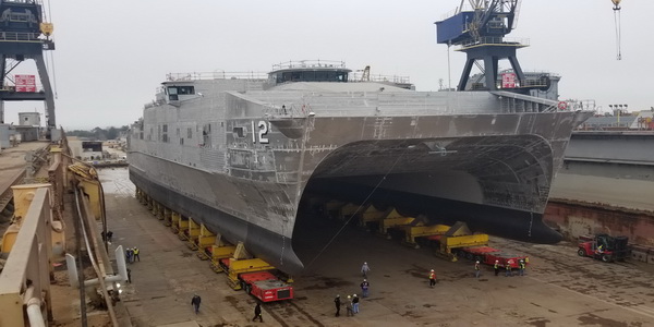 الولايات المتحدة | شركة Austal- أوستال تبدأ العمل في حوض جاف جديد عائم للبحرية الأمريكية.