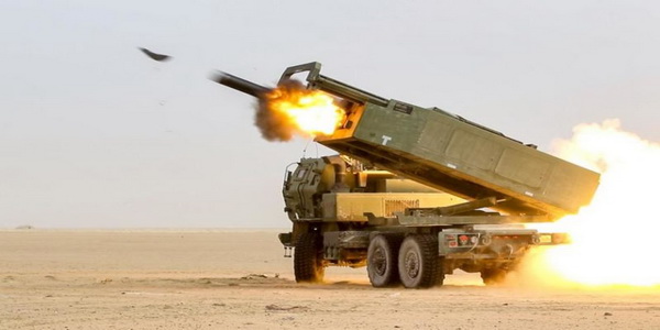 المغرب | التدريب على نظام HIMARS هيمارس الصاروخي المتطور في تدريبات الأسد الأفريقي العسكرية.
