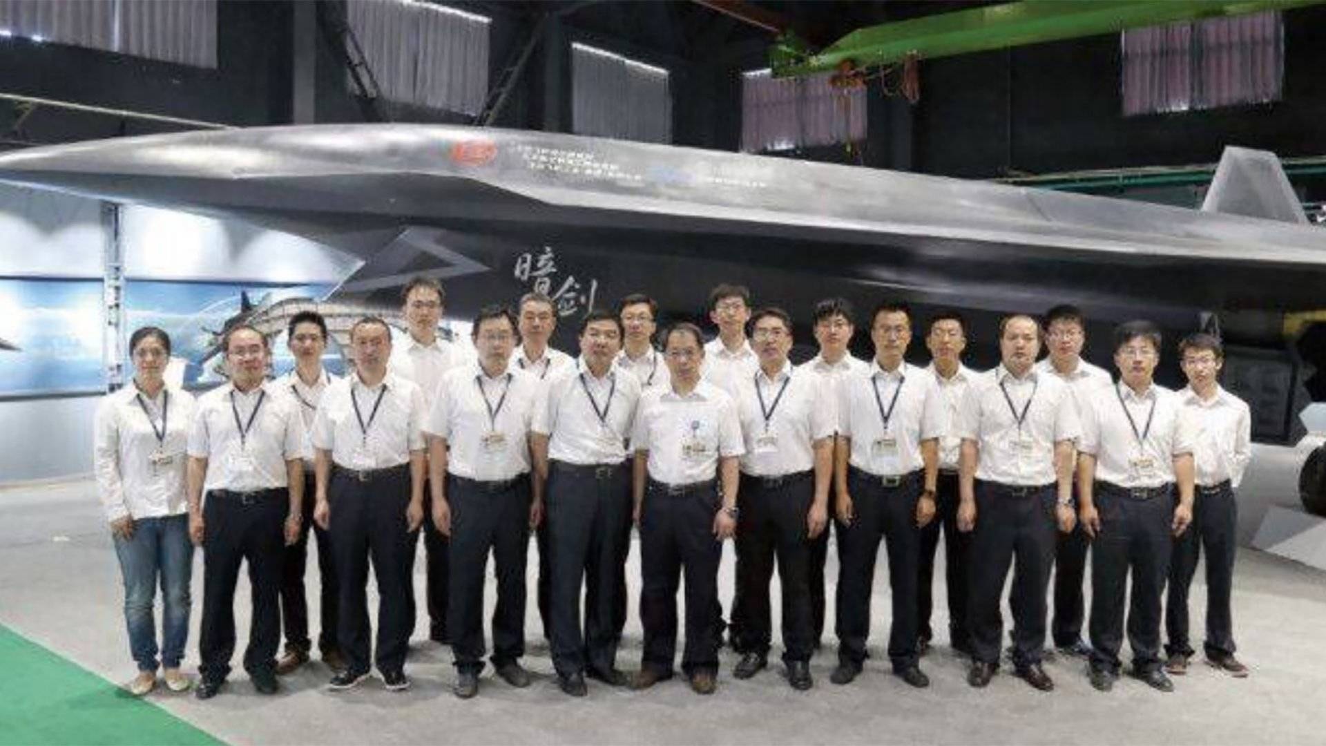 الصين تكشف عن طائرة مقاتلة بدون طيار شبحية “سيف الظلام - ."Dark Sword