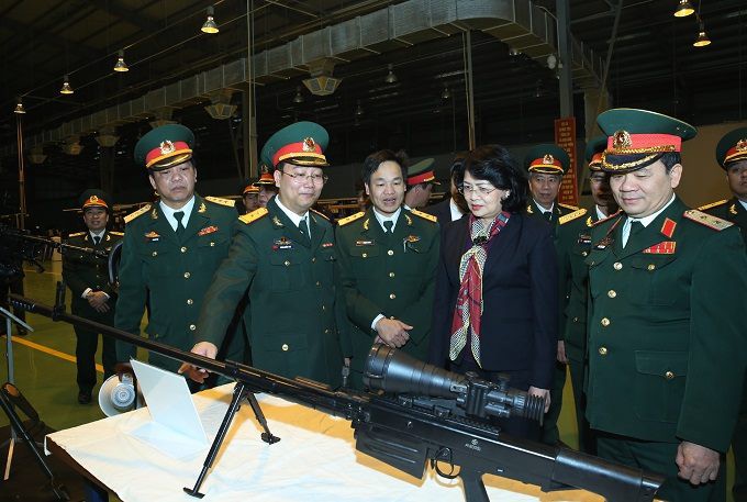 فيتنام تكشف عن تصنيع بندقية قنص ثقيلة جديدة 