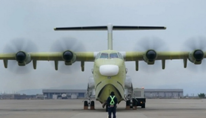 الصين | النموذج الأولي الجديد للصين AG600 Kun Dragon طائرة برمائية تقوم بتنفيذ الفرز البكر.