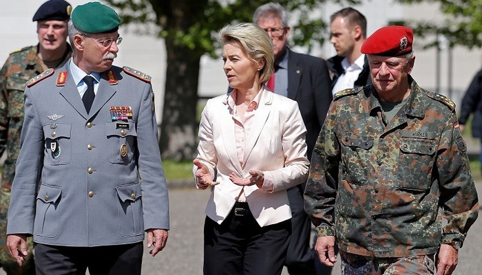وزارة الدفاع الألمانية تدعو لتفتيش ثكنات الجيش بحثاً عن تذكارات نازية