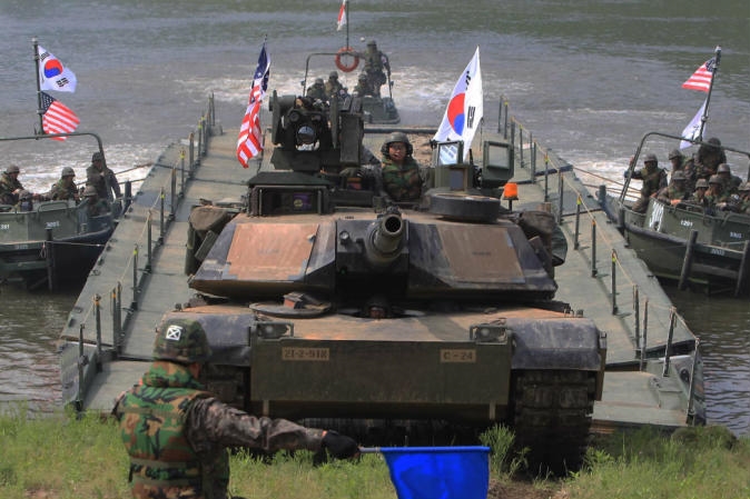مناورات عسكرية بكوريا الجنوبية والصين تدعو لوقفها