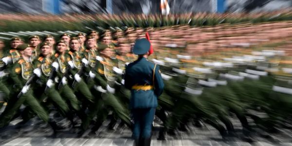 روسيا | الرئيس بوتين يستعد للخريف بـ"مرسوم عسكري".. من أول أكتوبر.