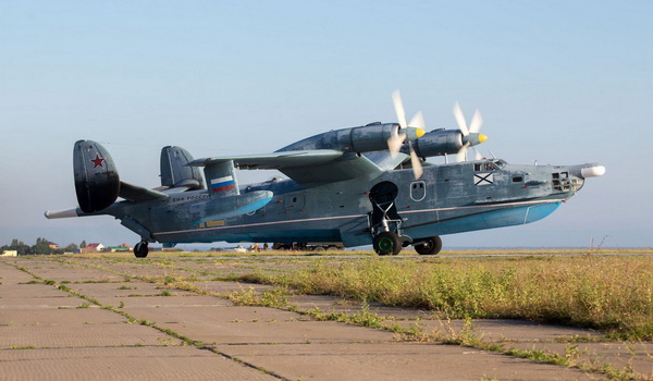 روسيا | نشر طائرات Be-12 البرمائية لصيد الطائرات بدون طيار البحرية الأوكرانية المتفجرة.