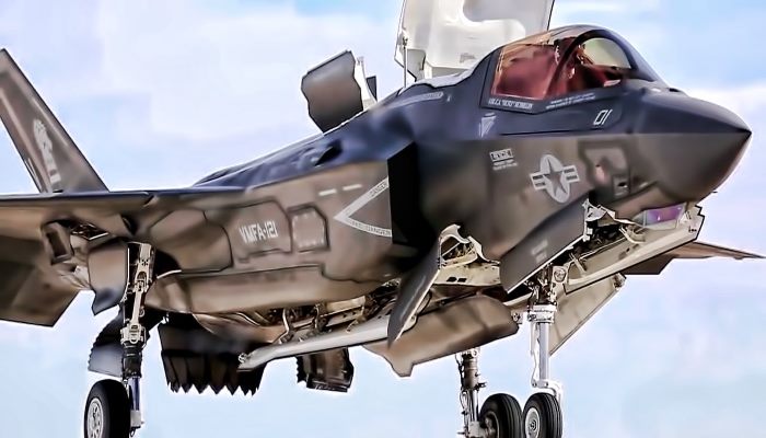 الحصول على أسرار مقاتلة F-35 Lightning II الأمريكية عن طريق مجندة بريطانية .