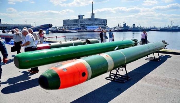 الغواصات النووية الروسية تتزود بطوربيد "فوتليار" الحديث.