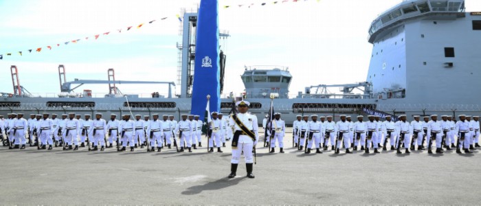 البحرية الباكستانية تدشن أكبر سفينة دعم وإسناد بحري حربية مصنعة محلياً.