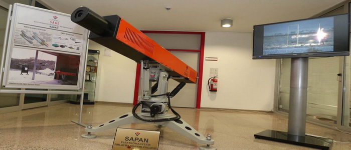 تركيا تختبر بنجاح مدفعها الكهرو مغناطيسي “سابان Sapan” ذي السرعة الفائقة.