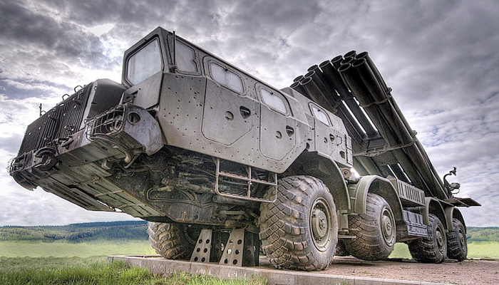 راجمات الصواريخ" تورنادو- إس " تحل محل "سميرتش" في الجيش الروسي.