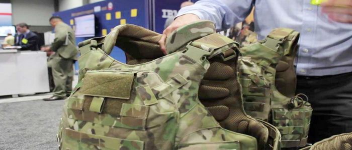 الجيش الأمريكي يعيد تصميم الدروع الواقية في تكوين "السترة المعيارية القابلة للتطوير ".