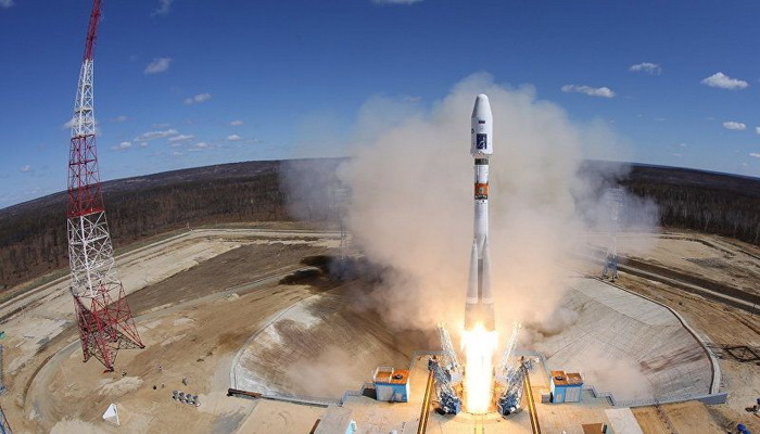 صاروخ “سويوز” الروسي تعرض لصاعقة أثناء الإطلاق.