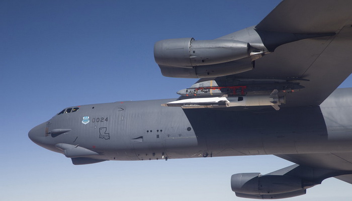 الجيش الأمريكي ينشر الصور الأولى لصاروخ AGM-183A فوق الصوتي.