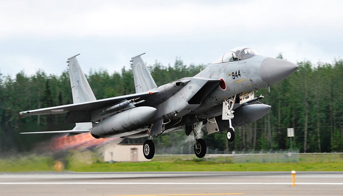 اليابان تحصل على موافقة الولايات المتحدة لحزمة ترقية مقاتلاتها F-15 بقيمة 4.5 مليار دولار.