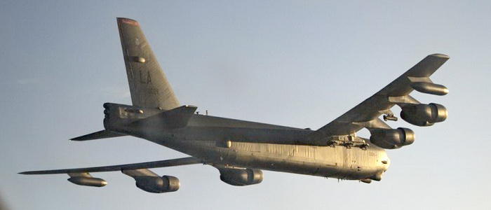 رصد طيران القاذفة الأمريكية B-52 بالقرب من قاعدة حميميم العسكرية الروسية في سوريا.