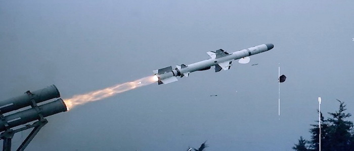  تركيا تعلن عن نجاح تجربتها لإطلاق صاروخ كروز "الصقر" المحلي الصنع من سفينة حربية.