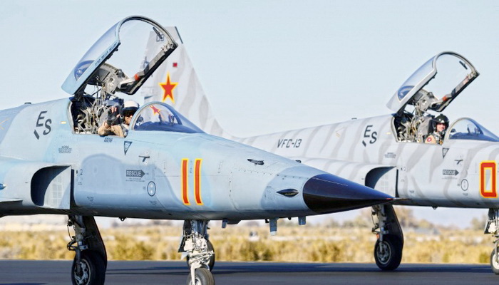 البحرية الأمريكية تتطلع إلى ترقيات لمقاتلتها العتيدة F-5 الفعالة لإعادتها للعمل.