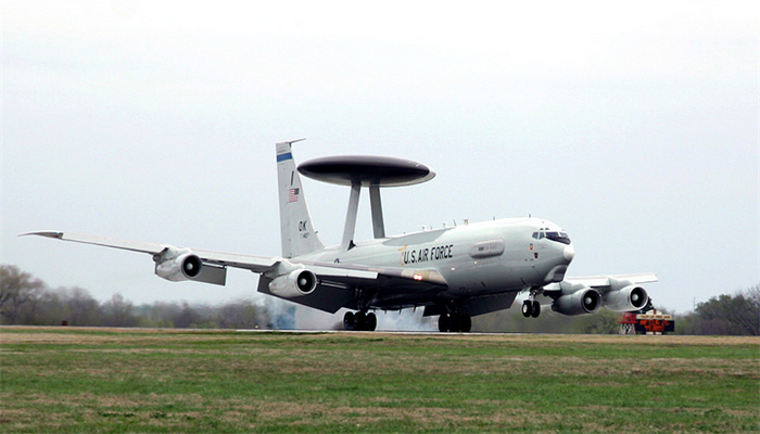 الناتو ينفق مليار دولار لتحديث أسطول طائرات أواكس E-3A AWACS التابعة له.
