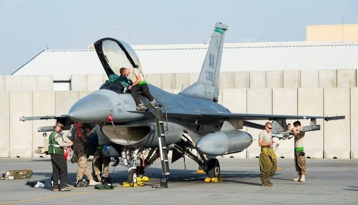 سرب مقاتلات "النيكل الثلاثي" التابع لسلاح الجو الأمريكي يكمل نشره التاريخي ويغادر قاعدة العديد الجوية القطرية.