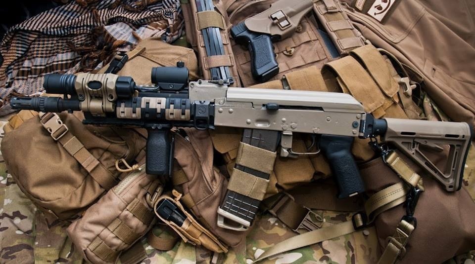 الجيش الروسي يتحصل على نحو 25 ألف بندقية إقتحام من طراز Kalashnikov AK-200 - AK-12 هذا العام.