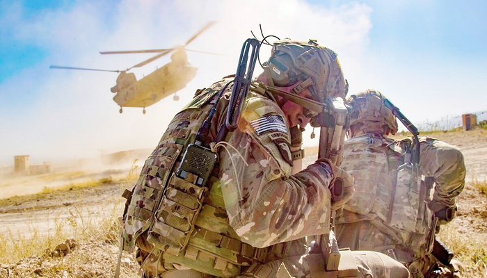 ترامب يأمر بتخفيض القوات الأمريكية في أفغانستان والعراق.