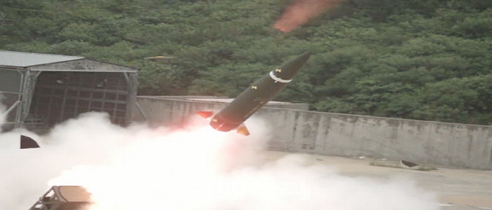 كوريا الجنوبية تبدأ الإنتاج المتسلسل لنظام الصواريخ التكتيكية KTSSM المطور محليًا.