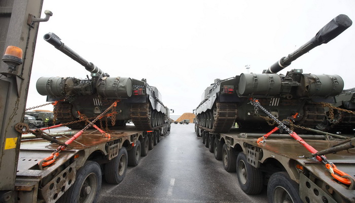 معدات عسكرية بريطانية لتعزيز  دفاعات حدود الناتو الشرقية