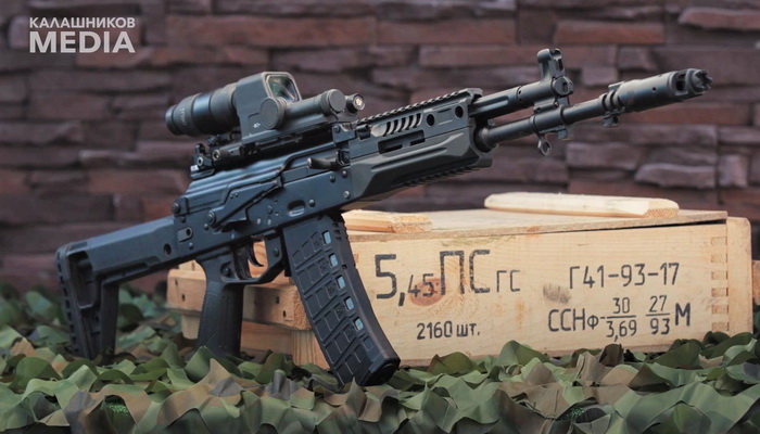 روسيا | دخول دفعة من البنادق الهجومية  AK-12 الخدمة مع وحدات جيش الأسلحة المشترك .