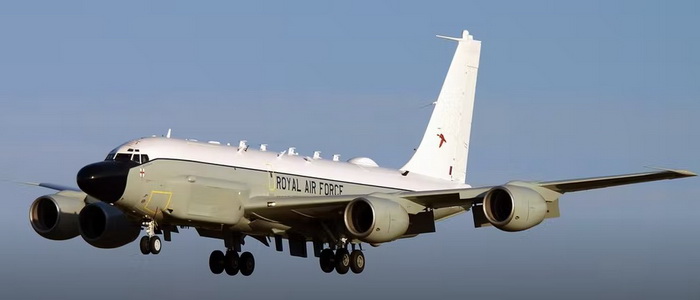 بريطانيا | تسيير دوريات جوية لطائرات المراقبة الإلكترونية RC-135 من بولندا إلى البحر الأسود.