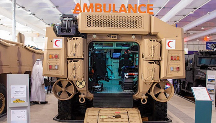 السعودية | شركة EDGE تكشف النقاب عن عربة الإسعاف المحمية من الكمائن ربدان 8 × 8 المقاومة للألغام في معرض الدفاع العالمي المقام بالرياض.
