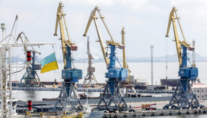 أوكرانيا | وزارة الدفاع الأوكرانية تعلن فقدانها مؤقتاً الوصول إلى بحر آزوف بعد إحكام القوات الروسية قبضتها على ميناء ماريوبول الرئيسي على البحر.