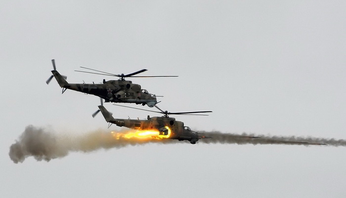 روسيا | مروحيات “مي-24” أوكرانية تخترق الحدود الروسية في هجوم مباشر وتستهدف أحد المنشآت النفطية في مدينة بيلغورود الروسية.