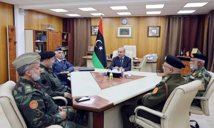 ليبيا | المجلس الرئاسي يلتقي أعضاء اللجنة العسكرية 5+5 عن المنطقة الغربية. 