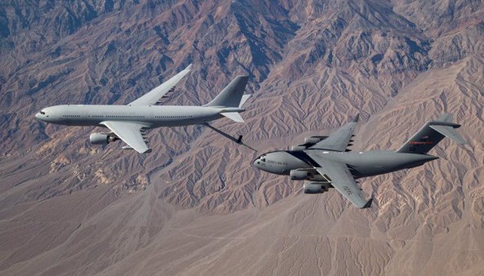 سلاح الجو الأميركي يتزود بطائرات الإرضاع الجوي بوينغ KC-46A 