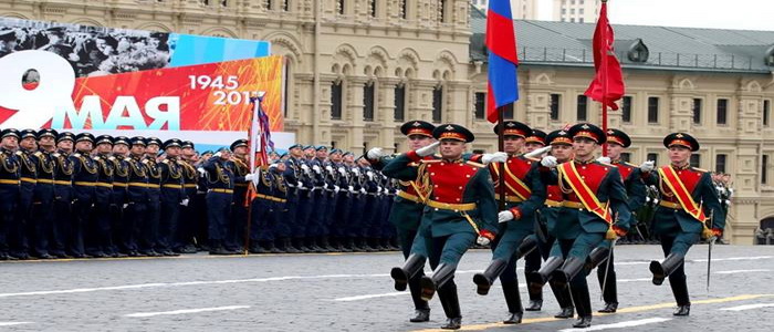 عرض عسكري روسي ضخم بمناسبة الذكرى الـ 72 لعيد النصر على النازية في الحرب العالمية الثانية