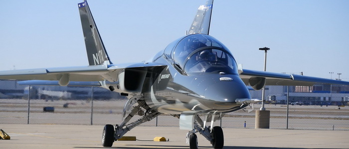 الولايات المتحدة | طائرة التدريب المتقدم "T-7 Red Hawk" تدخل مرحلة الإنتاج التسلسلي.