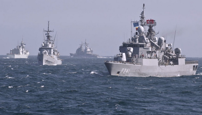 أوكرانيا | سفن حربية تابعة للمجموعة الثانية من الإجراءات الدائمة لمكافحة الألغام في الناتو (SNMCMG2) تتدرب مع البحرية الأوكرانية.
