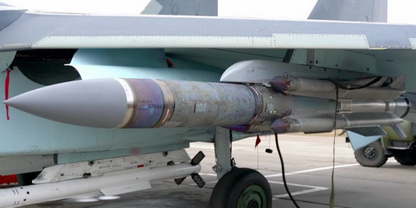 روسيا | الصاروخ الروسي الجديد عالي السرعة Kh-31PD المضاد للرادار يحقق  كفاءة عالية في تدمير محطات الرادار الأوكرانية.