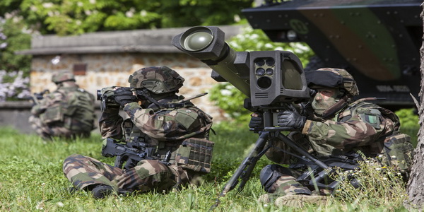 فرنسا | المديرية العامة للتسلح الفرنسية تطلب 200 صاروخ موجه من نوع أكيرون MP المضاد للدبابات.
