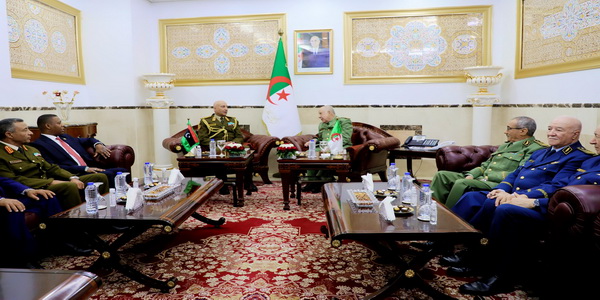 Algeria | The Chief of the General Staff of the Libyan Army discusses in Algeria developments in the region and bilateral cooperation between the two countries.