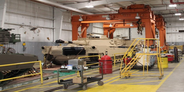 الولايات المتحدة | تزويد أوكرانيا بدبابات أبرامز 2M1A من مخزون البنتاغون وقرار بنقل دبابات أبرامز M1A1 القديمة إلى أوكرانيا لتسريع عملية التسليم.