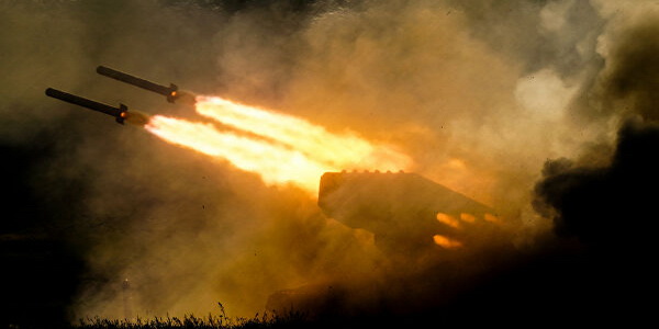 أوكرانيا | القوات الروسية تعلن عن نشر سلاح قاذف اللهب الأيقوني TOS-1A Solntsepek في أوكرانيا.