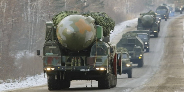 بيلاروسيا | إستضافة الصواريخ الباليستية العابرة للقارات من نوع  Topolتوبول و Yarsيارس. 