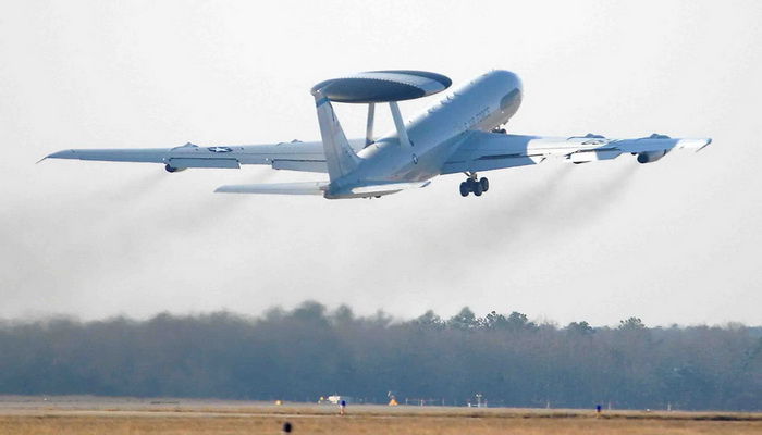 طائرات إنذار الناتو تحلق قرب الحدود الروسية