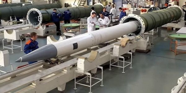 روسيا | إنتاج ألف صاروخ 40N6 والإعلان عن خطة إنتاج ضخمة لنظام SAM الذي تم اختباره حديثًا ويبلغ مداه 400 كيلومتر لأنظمة S-400.