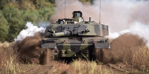 بريطانيا | الجيش البريطاني يختبر تصميمين لاقفاص الحماية على دبابة تشالنجر 2.