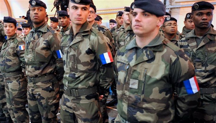 فرنسا | الرئيس ماكرون يعبر عن رغبته في تغيير الاستراتيجية الدفاعية للبلاد حتى عام 2030. 