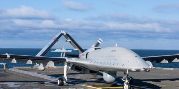 تركيا | المسيّرة القتالية "بيرقدار TB3"  تُسجّل سابقة في الناتو بتنفذ أول ضربة بحرية من على متن سفينة الإنزال التركية "أناضولو"