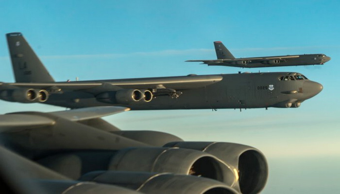 الولايات المتحدة | قاذفات أمريكية من طراز B-52 تحلق فوق رومانيا بكثافة غير مسبوقة أوروبا.